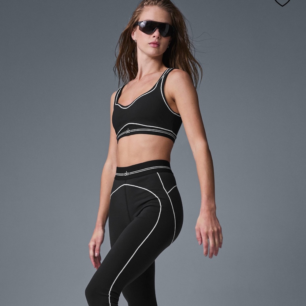 FINAL PRICE BEFOFE DONATION- Alo Yoga Airbrush Heart Throb Bra